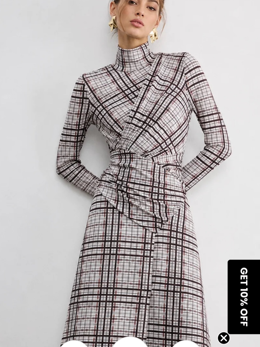 Commense Plaid Turtleneck Midi Dress in White and Black